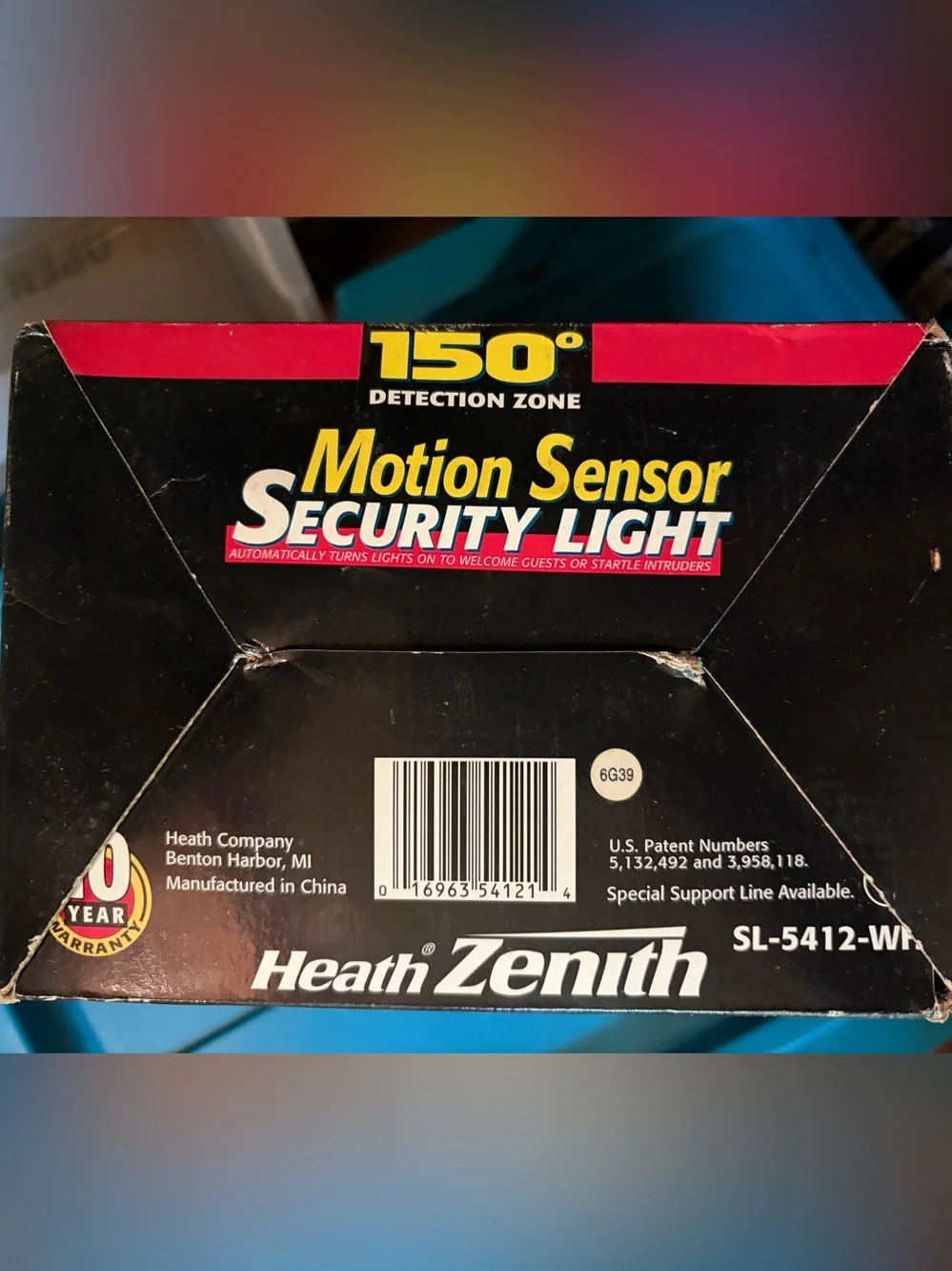 Heath Zenith SL-5412-WH Motion Sensor Security Light with a 150-degree detection